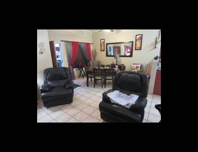 3 BEDROOM SECTIONAL TITLE TO LET IN GEELHOUTPARK